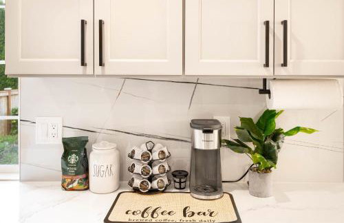 Newly Remodeled Hilltop 4B Retreat with Gym - Foto 19