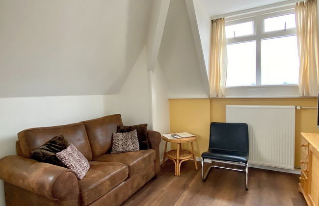 Apartment in Bergen aan Zee Near the Beach - Photo 1