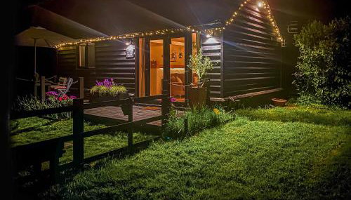 The Little Barn - Photo 2