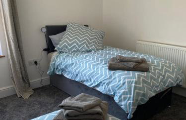 Comfortable 2 bedroom home from home with parking - Foto 17