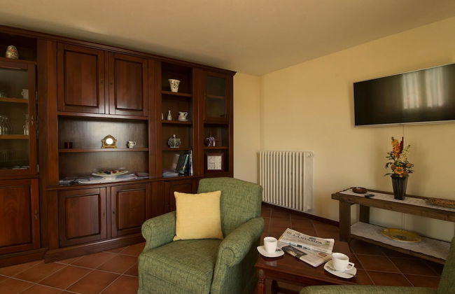 The Cottage on the Lake - Photo 16