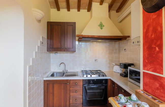 Fabulous Holiday Home With Wifi in Monte San Martino Italy - Photo 4