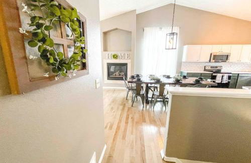 2 Master Suites! Pet Friendly With MTN Views - Foto 13