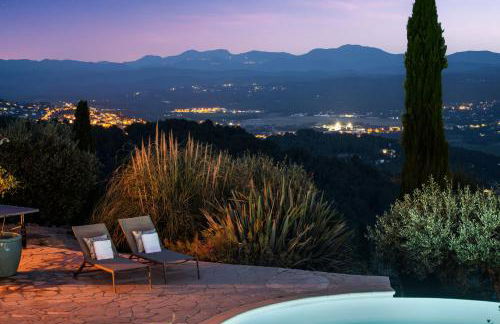 Villa La Genestière - Familienoase und Golfertraum mit Infinity-Pool und 180-Grad-Panoramablick bis zum Meer - Foto 25