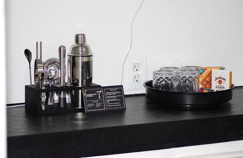 4BR House Mins to Downtown Annapolis with Firepit, Basement Bar, & Sleeps 12 - Foto 26