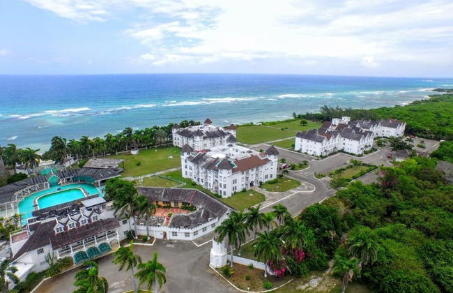 Oceanview 1-bed Apt w/ Pool, Bar & Beach Access - Foto 28