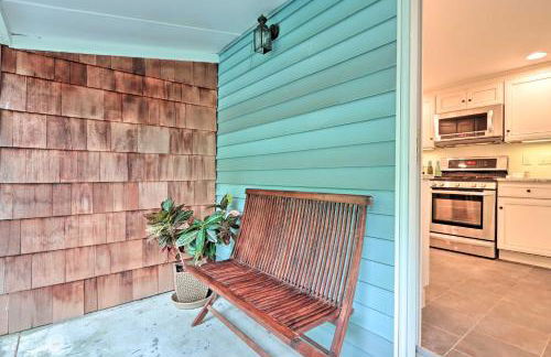 Charming Abode with Patio - Walk to Town and River! - Foto 19