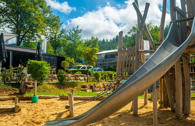 Modern Chalet in a Holiday Park - Photo 13