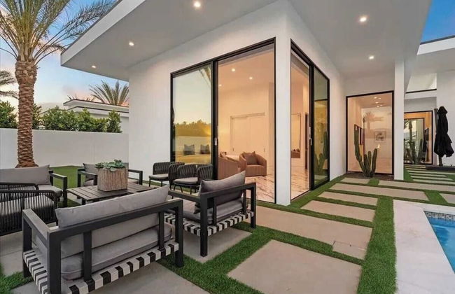 Sleeps 20 7-bedroom Villa w/ Pool, Putting Green & Hot Tub Bravo Villa #11 by Avantstay - Foto 50