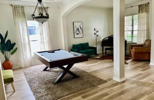 Spacious 5BR Private Home, Private Pool & Salt Water Spa, Minutes from Beaches - Foto 2