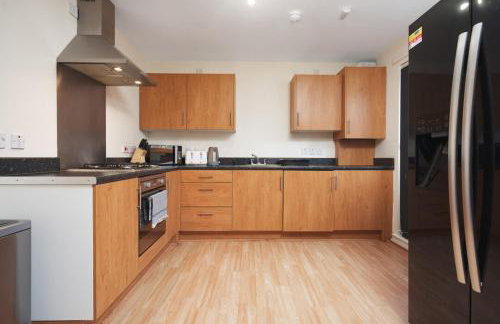 2BR Apartment with Parking Near Southside and Queens Park - Foto 20