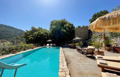 Fabulous Rustic Villa Set On Mountain With Unique Views - Foto 7