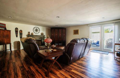 4BR Group Retreat w Golf Green, Poker & Fire Pit - Foto 35