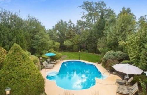 Fire and Fun Luxe Stay w Pool Hot Tub and Game Room - Foto 1