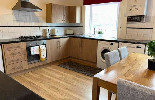 Homely 3 Bed House Halifax - Foto 10