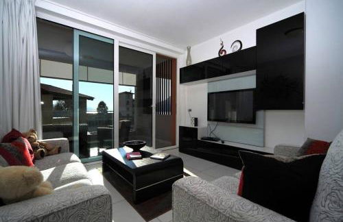 2 bedroom Lake Maggiore apartment with pool - Foto 8