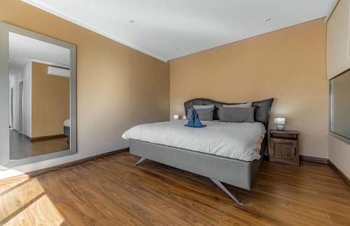 Independent villa with an immense heated pool! - Foto 28