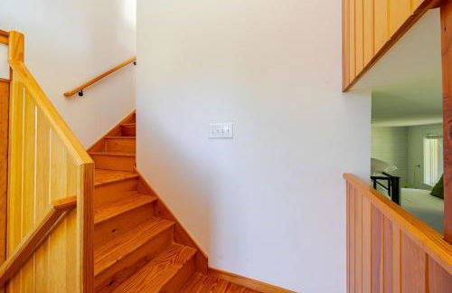 Modern Lakefront Retreat w King Bed - Foto 44