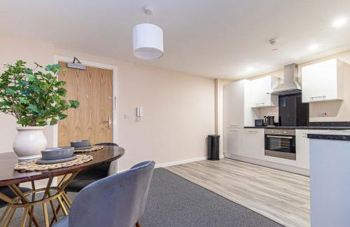 2 bedroom flat by Eccles Station with communal rooftop garden - Foto 35