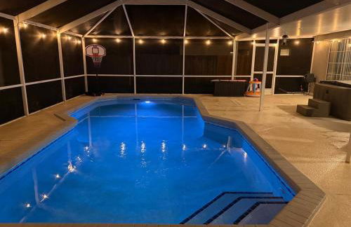 Relaxing 3BR Heated Pool & Hot Tub Retreat - Foto 32