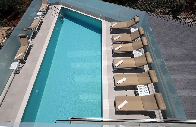 New Apartments with Pool near Beach - Photo 22