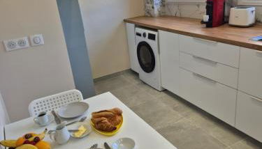Beautiful apartment, beautiful view, quiet, 6min walk from metro1 and 20min from LOUVRE - Foto 2