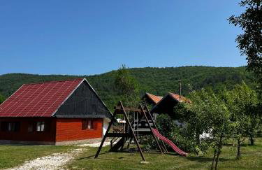 The grandfather's estate - wooden house - Photo 1