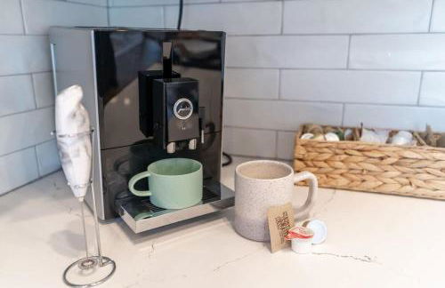 Comfy Family Home, Walkable Neighborhood + Patio! - Foto 24