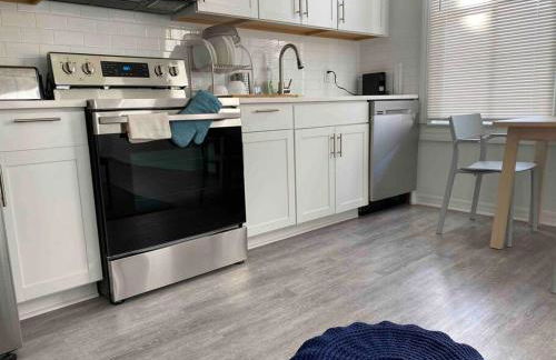 Chic Bungalow Apartment steps from Armature Works & Downtown Riverwalk - Foto 11