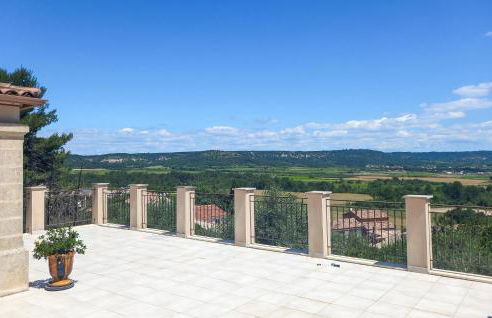 Beautiful Home In Calvisson With Wifi - Photo 9