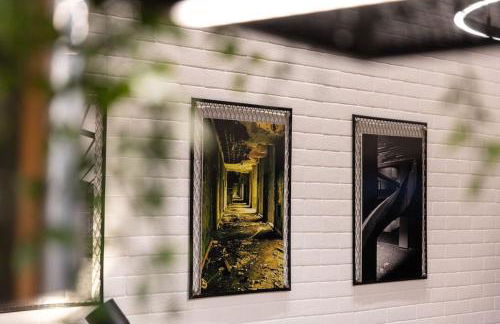 Dark Studio - Photo 24