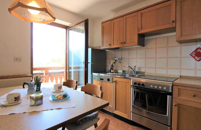 Large Apartment With Terraces in Val di Fiemme - Photo 4