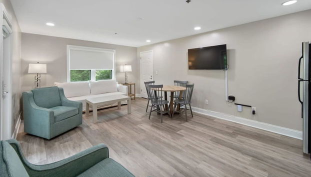 Beautiful PCB Condo w/ Pvt Balcony & Shared Pool - Foto 3, Habitación