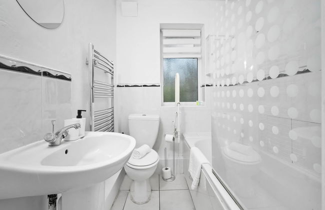 Stylish Three Bedroom Retreat With Garden - Foto 16