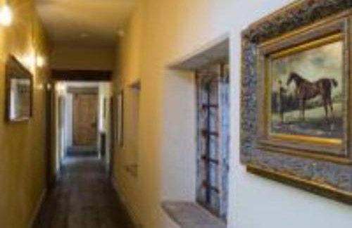 Tudor Romance- a historic manor house for holiday and corporate stays - Foto 32