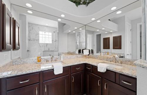 Sun-Soaked & Tranquil Getaway Relaxing Pool Area - Foto 18