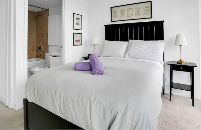 Lanterra Downtown Cn Tower - Photo 18