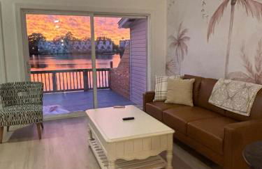 Sunset Serenity!!-Tropical Waterfront Oasis-Huge Private Patio-10Min to KingSt & Beaches - Foto 61