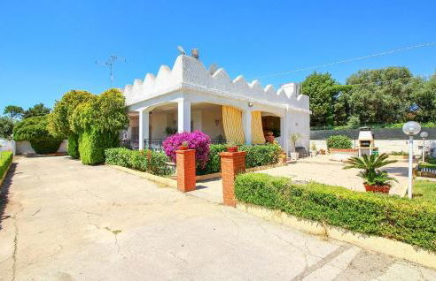 Amazing Home In Floridia - Photo 2