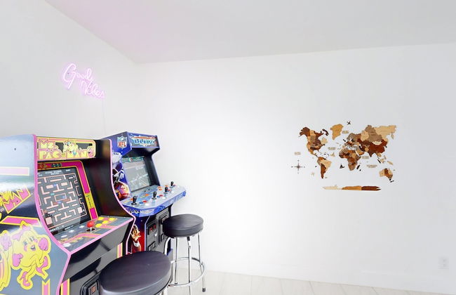 Casa Lucia 5 Bedroom Home With Pool Near Hard Rock Casino - Photo 9