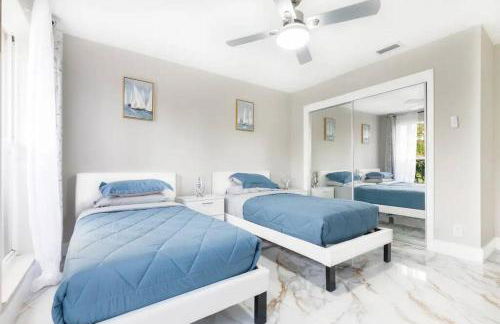 Modern Lakefront Home - Foto 35