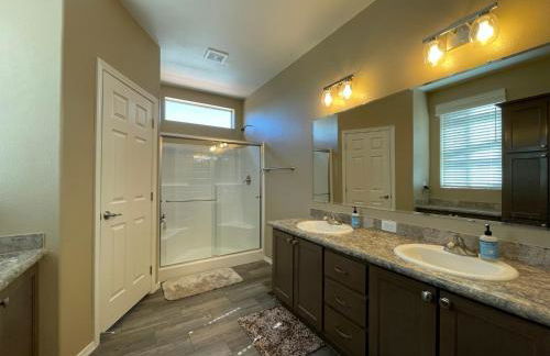 The Grand Getaway at Williams - Family Friendly for up to 8 & Walking Distance to the GC Railway - Photo 10