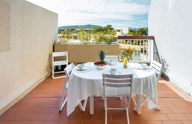 1 bedroom Apartment in Bormes-les-Mimosas with swimming pool and terrace - Photo 4