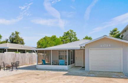 Lux min to Beach and Hospital with Hot Tub - Foto 18