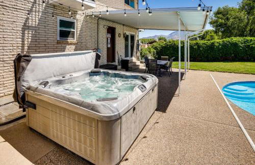 Pool and Hot Tub Access Luxury Roy Oasis! - Photo 2