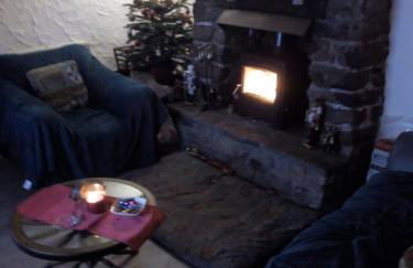 Fishermen's cottage with log burner, 2 bathrooms & sea views from garden terraces - Foto 43