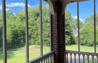 101 yr comfy Historic Home quiet private parking - Foto 14