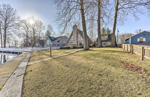 Spacious Syracuse Getaway with Waterfront Deck! - Foto 39