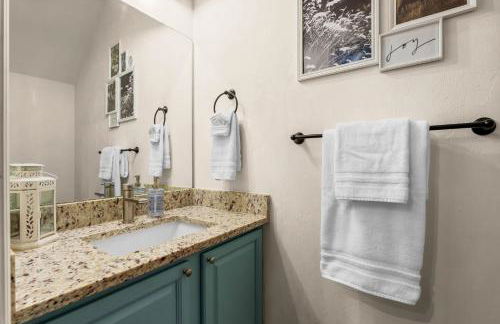 Convenient & Inviting - Fully-Equipped 2BD Condo - Foto 39