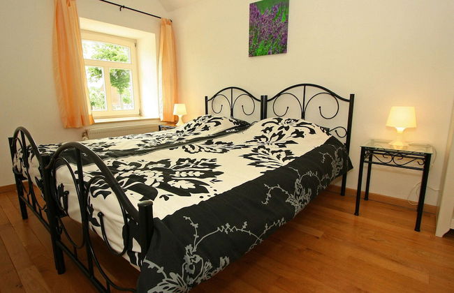 Lovely Farmhouse in Wijlre With Forest Nearby - Photo 2